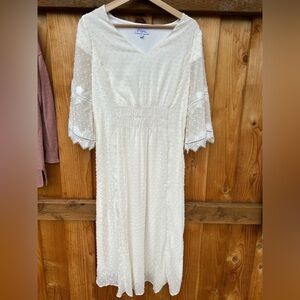 Polagram‎ Cream Textured and lace dress dainty, feminine  size S